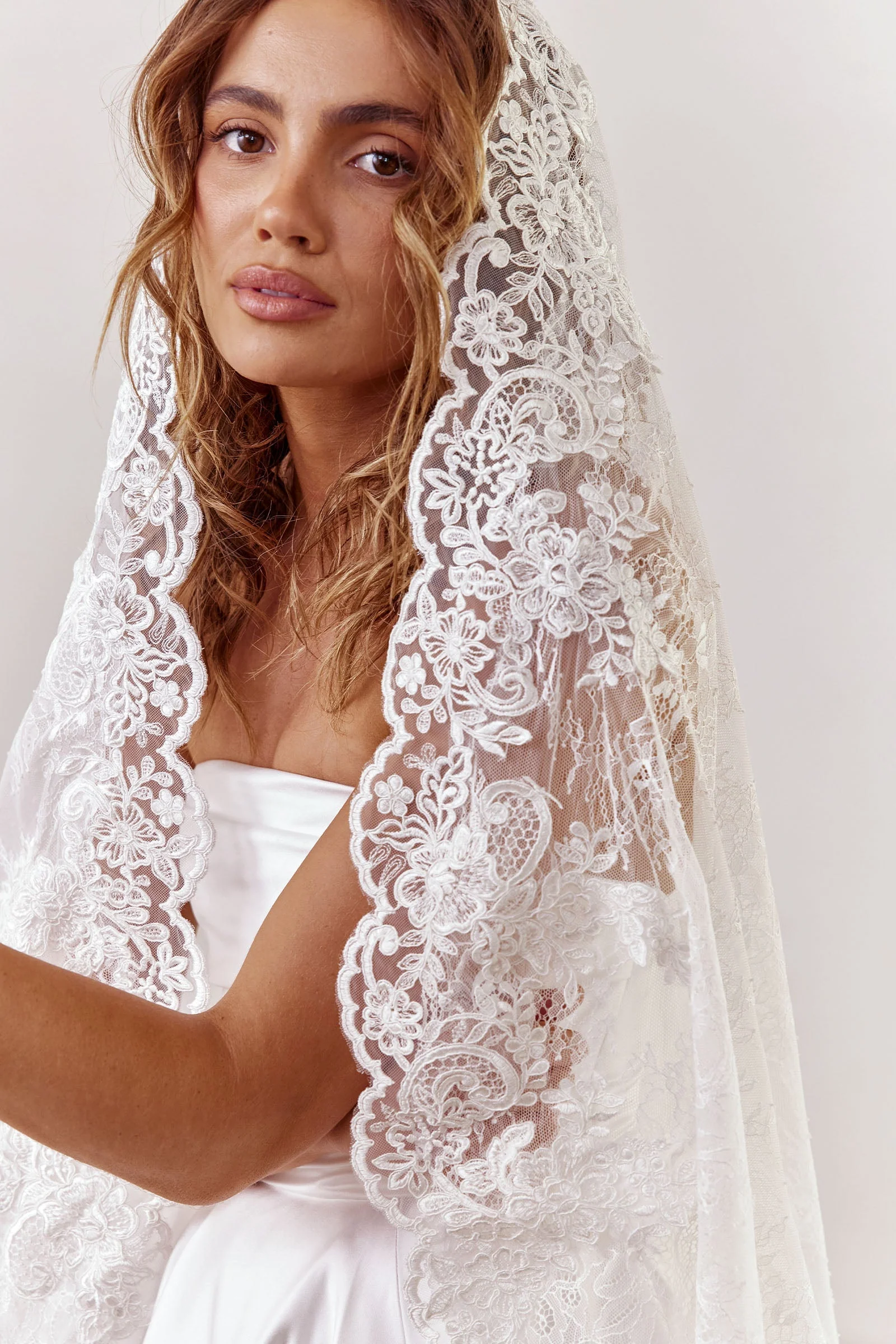 Alchemy Mantilla Veil - Image 12