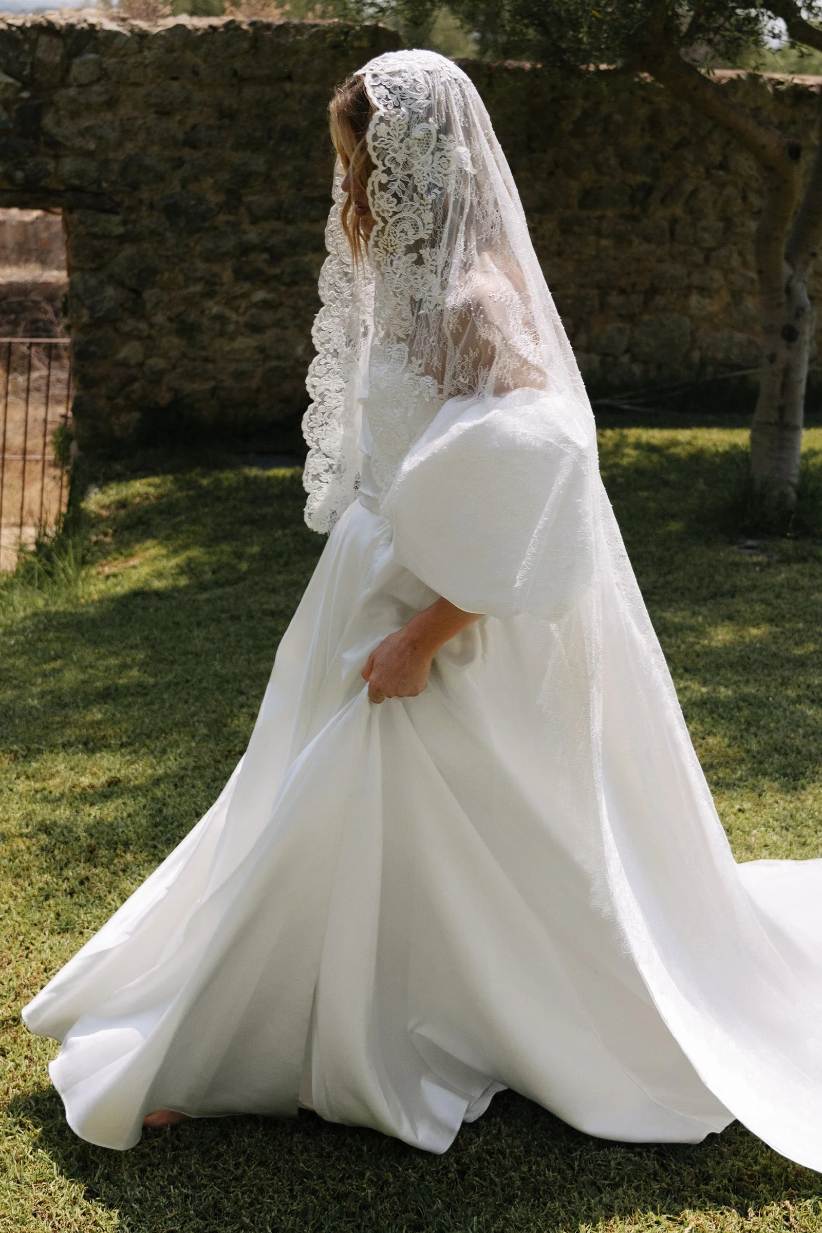 Alchemy Mantilla Veil - Image 3