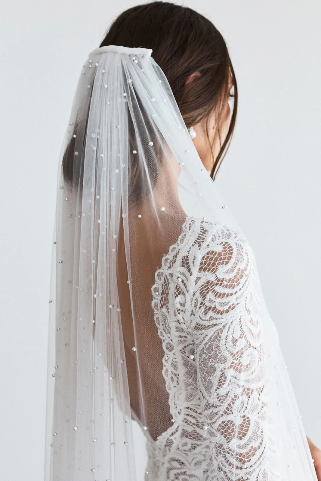 Pearly Long Veil - Image 8